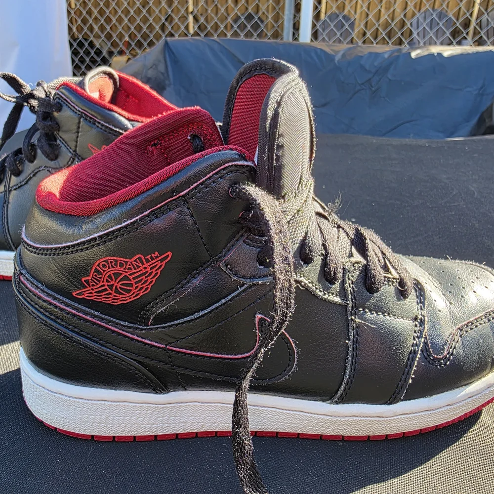 Black and Red High-Top Sneakers - Picture 7 of 10